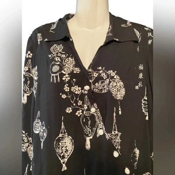 Soft Surroundings Pagoda Chinese Lantern Pattern Tunic - Picture 2 of 10